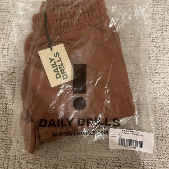 Daily Drills Pants - Daily Drills Mousse Fleece Super Shorts